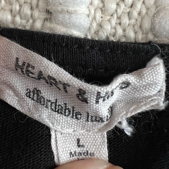 Heart & Hips Black Crop Top Size Large - Picture 4 of 4